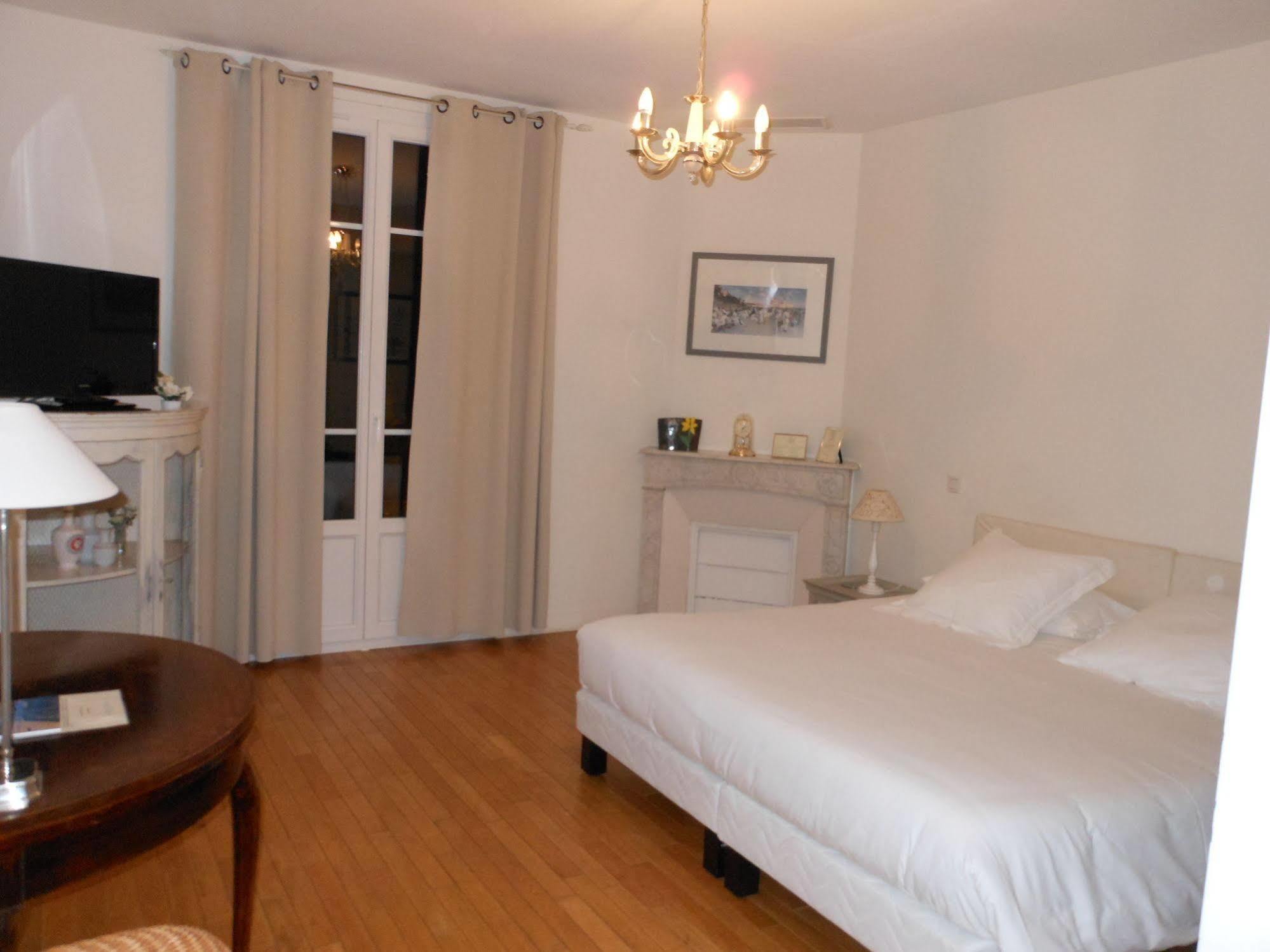 Hotel Villa Les Cygnes นีซ ภายนอก รูปภาพ