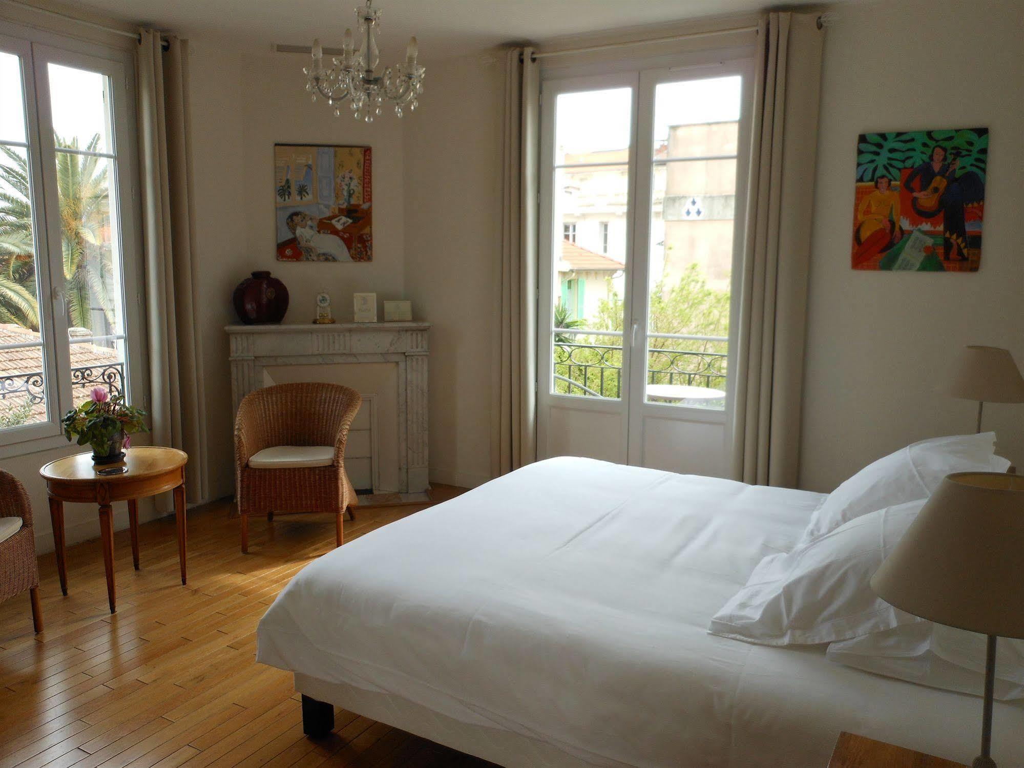 Hotel Villa Les Cygnes นีซ ภายนอก รูปภาพ